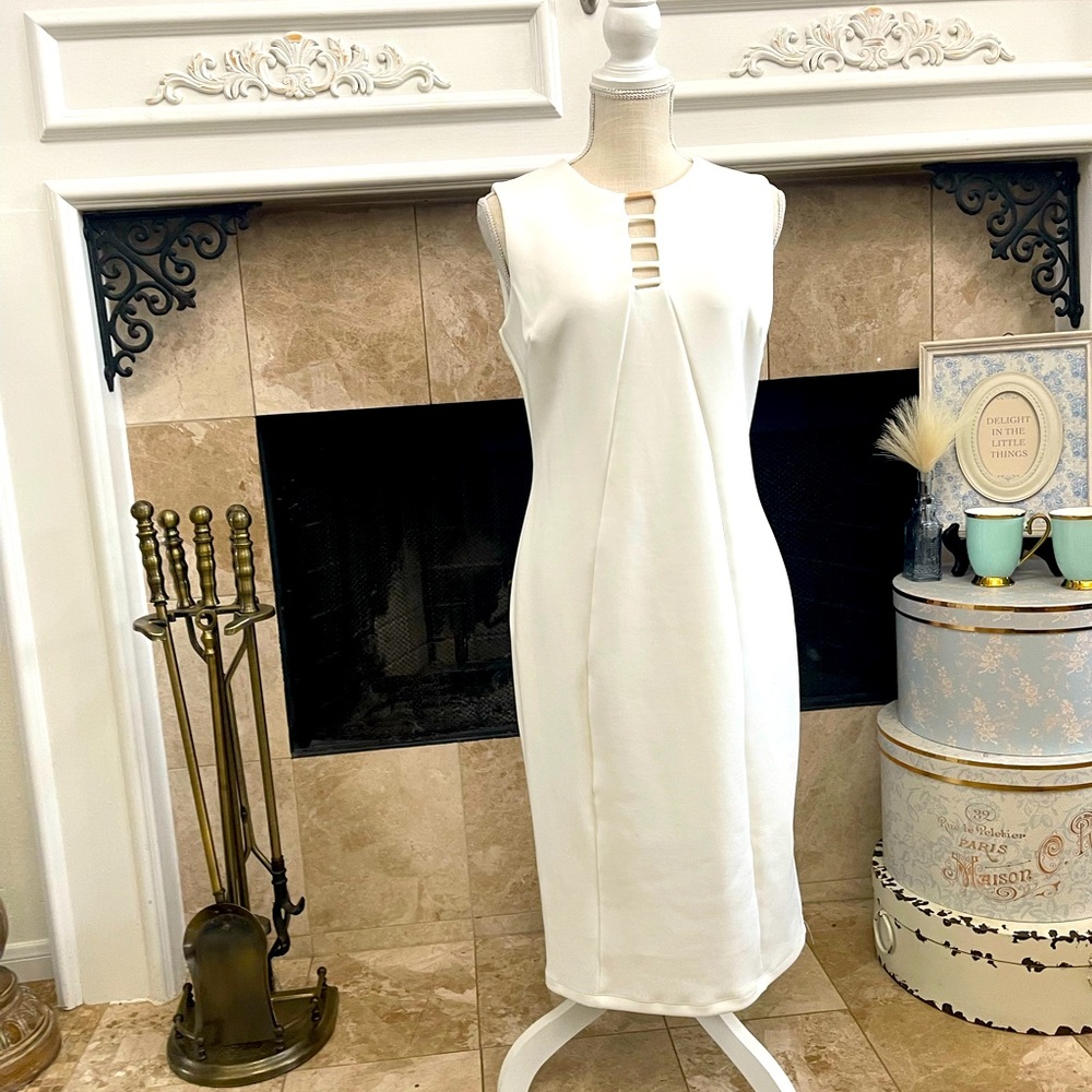 🛍️3/$25 SALE🛍️Enfocus Studio white bodycon  sleeveless dress